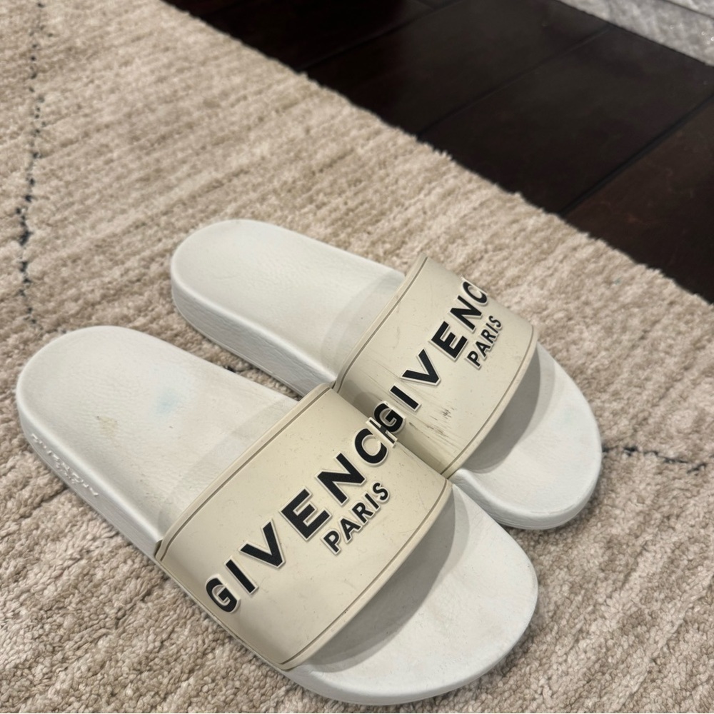 Givenchy slides size 38
